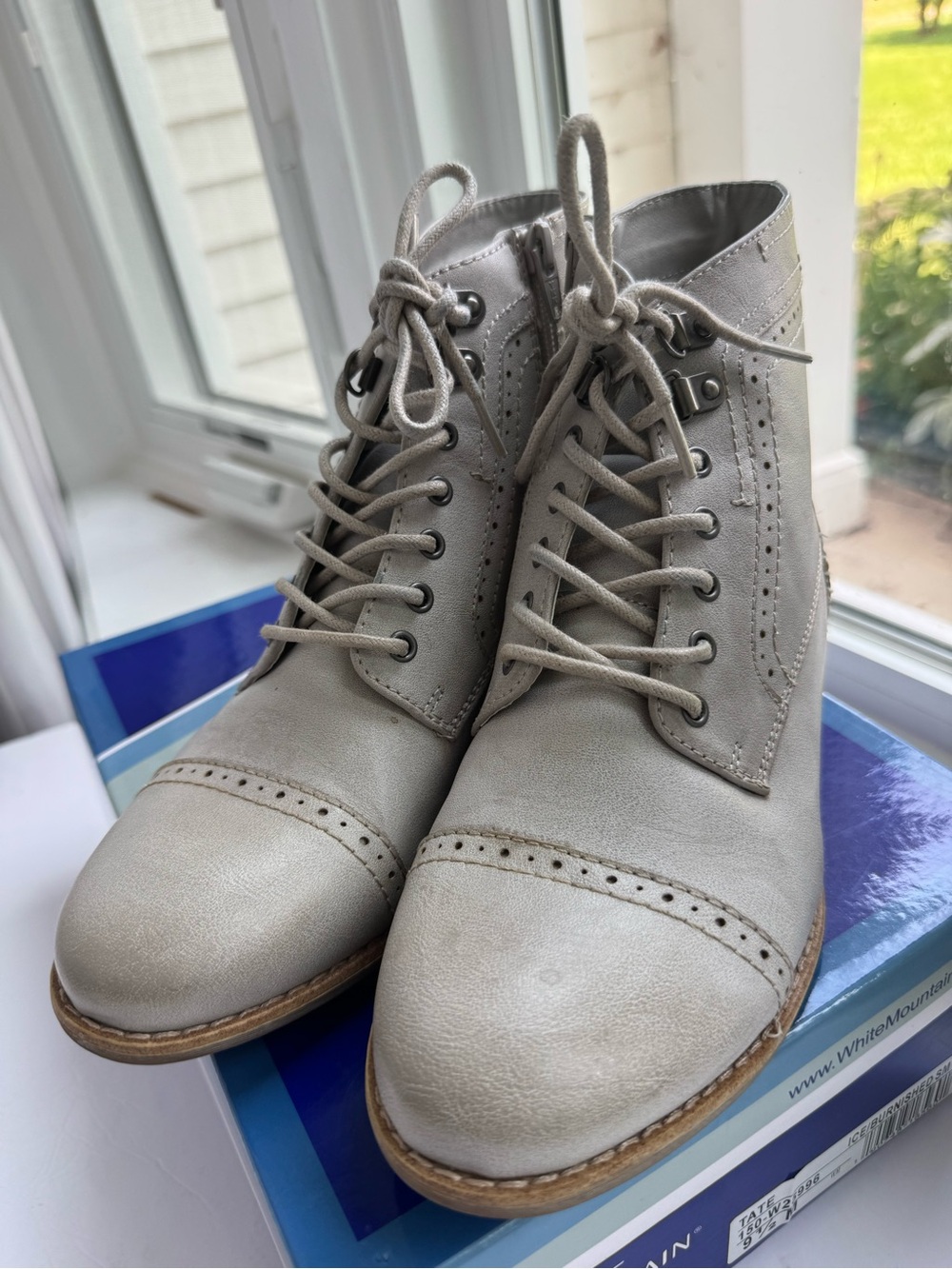White Mountain Light Gray Lace-Up Cap Toe Ankle Boots